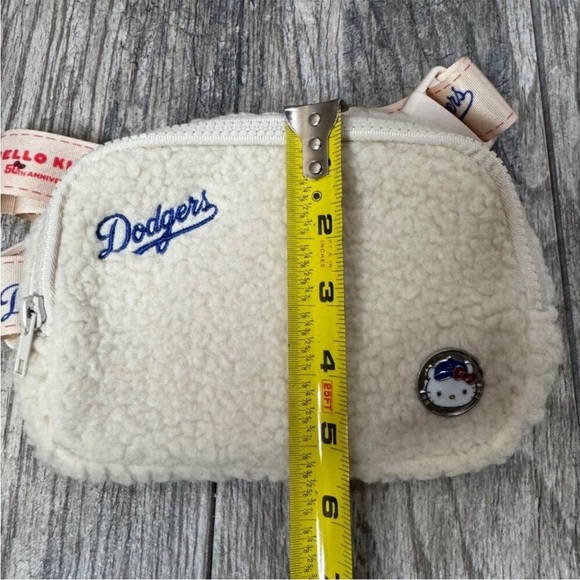 Dodgers Hello Kitty Collaboration Fanny Pack  Adjustable Strap new without tags - Picture 7 of 7